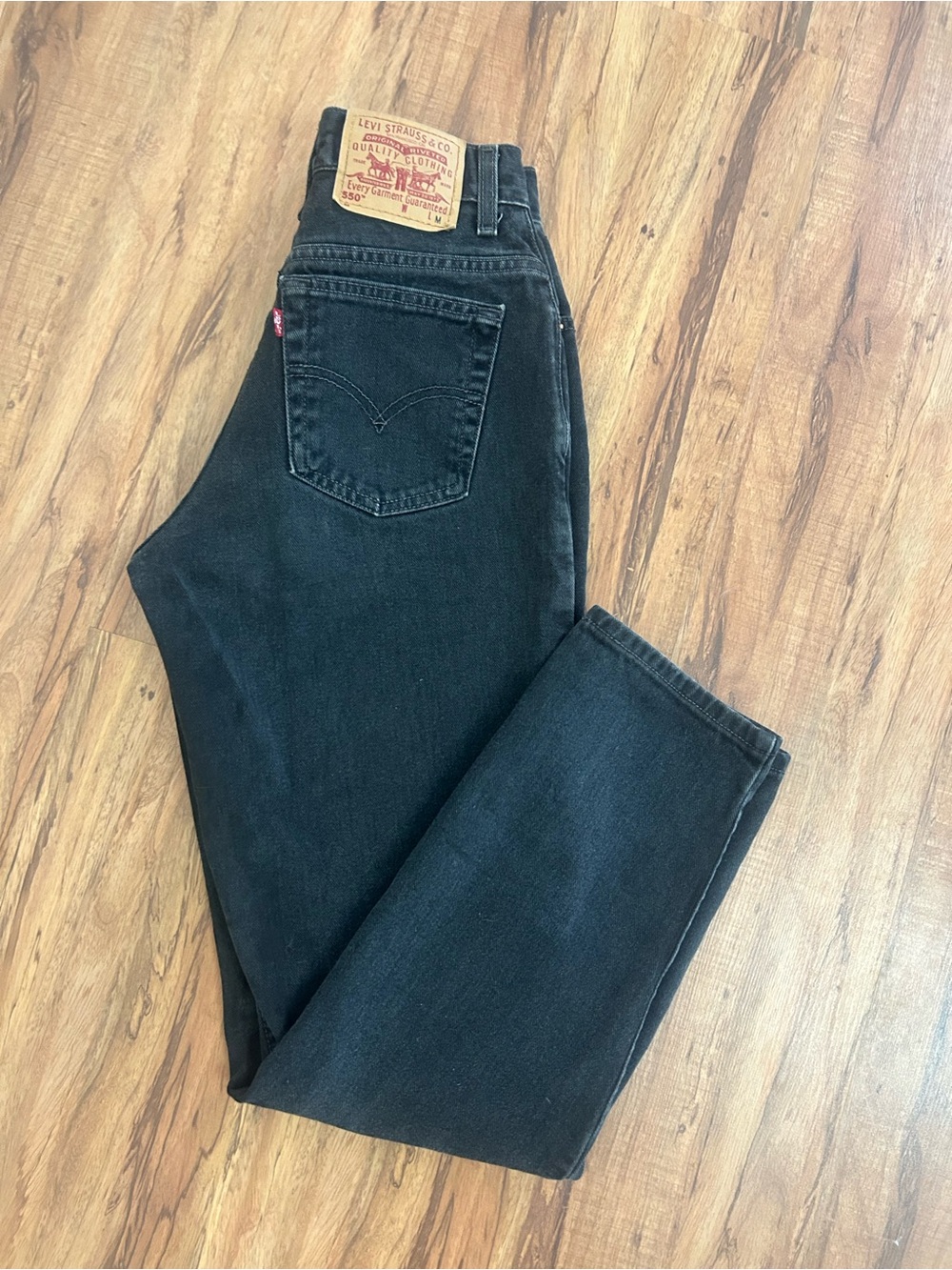 Vintage Y2K Levi’s 550 Red Tab Relaxed Tapered Leg Black Washed Jeans Womens 4